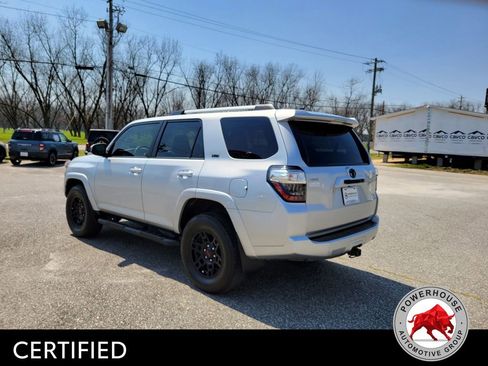 Used 2023 Toyota 4Runner SR5 AWD/4WD image 4