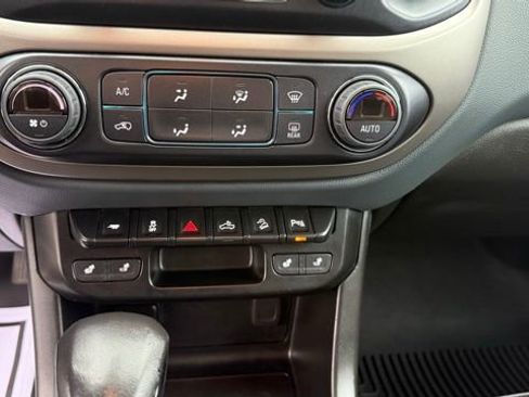 Used 2022 Chevrolet Colorado Z71 image 28