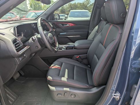 Used 2026 Chevrolet Traverse RS FWD image 22