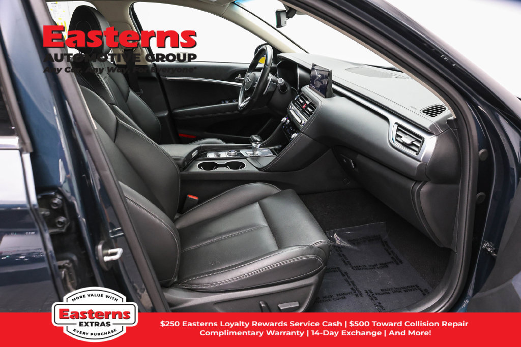 Used 2025 Genesis G70 2.5T RWD image 25