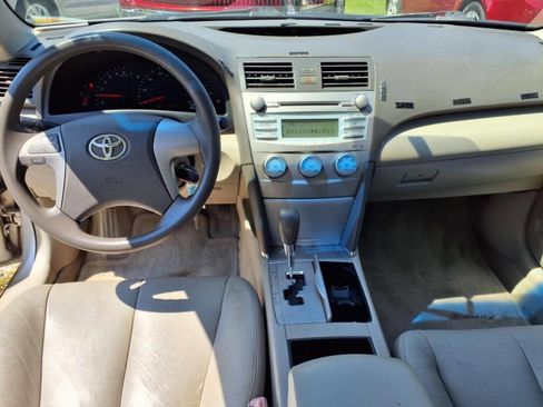 Used 2009 Toyota Camry LE image 9