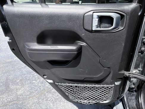 Used 2019 Jeep Wrangler Unlimited Sport S AWD/4WD image 13