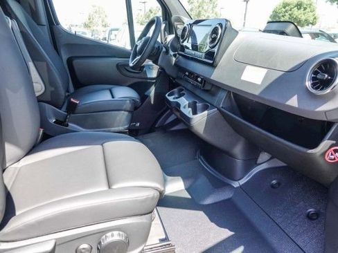 New 2025 Mercedes-Benz Sprinter 2500 image 16