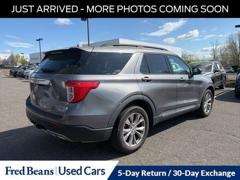 Used 2021 Ford Explorer XLT w/ Equipment Group 202A AWD/4WD image 8