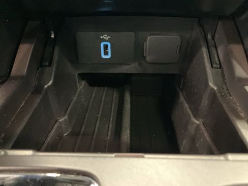 Used 2019 Ford Explorer XLT w/ Equipment Group 202A image 21