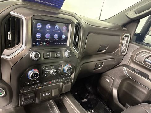 Used 2023 GMC Sierra 2500 AT4 w/ AT4 Preferred Package AWD/4WD image 17