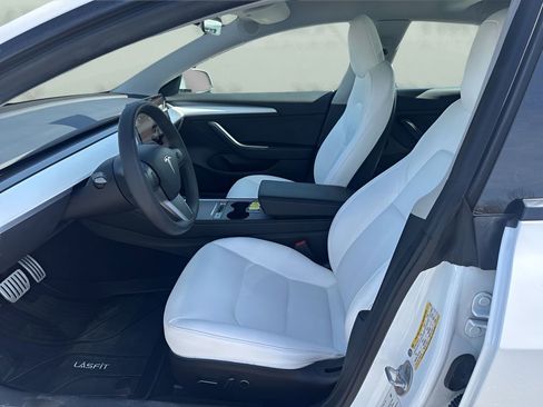 Used 2023 Tesla Model 3 Performance image 9