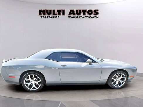 Used 2017 Dodge Challenger SXT Plus image 3