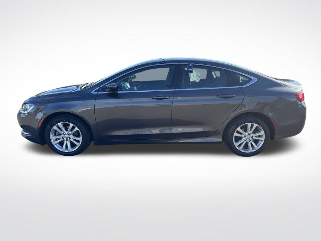 Used 2015 Chrysler 200 Limited FWD image 4