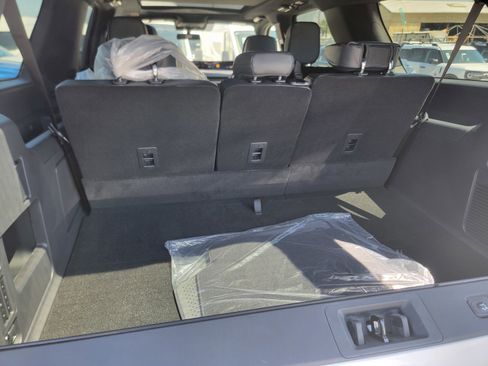 New 2025 Lincoln Navigator L Reserve w/ Jet Appearance Package image 13