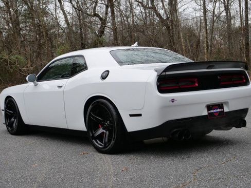 Used 2020 Dodge Challenger SRT Hellcat w/ Plus Package image 23