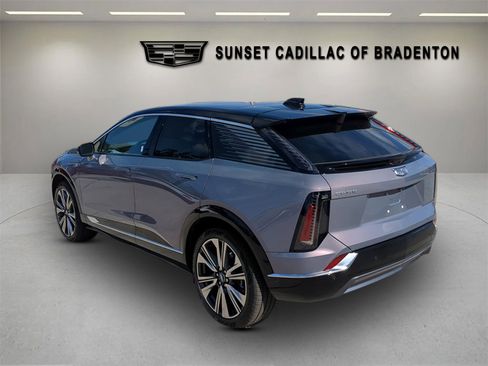 New 2026 Cadillac Optiq Luxury 2 image 6