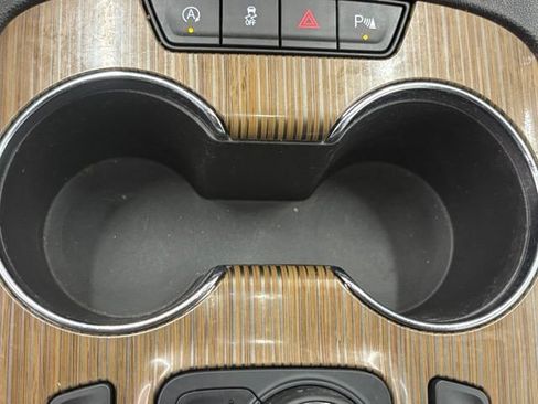 Used 2021 GMC Acadia SLE w/ Driver Convenience Package FWD image 37