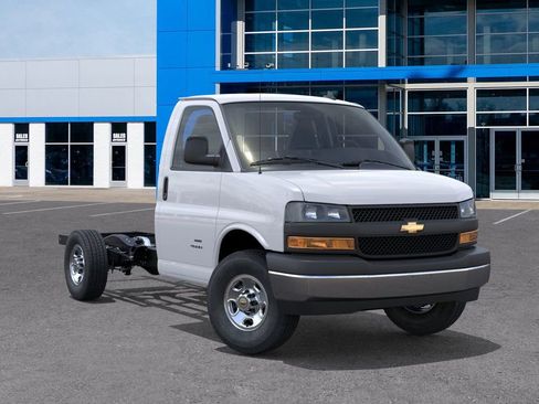 New 2026 Chevrolet Express 3500 w/ Power Convenience Package image 9