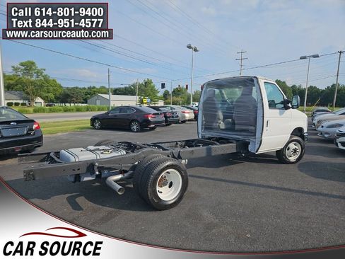 Used 2024 Ford E-450 and Econoline 450 Super Duty w/ Ambulance Prep Package RWD image 3