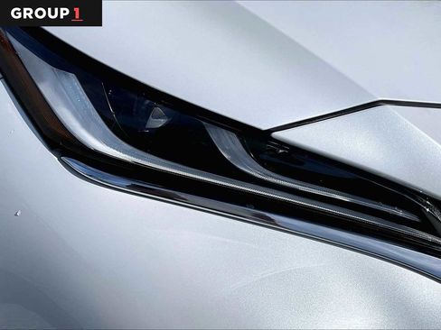 Used 2023 Toyota Venza Limited image 27