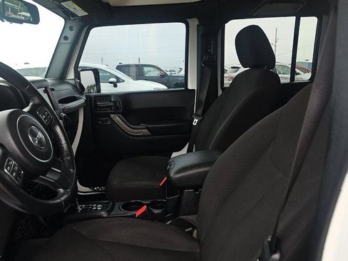 Used 2018 Jeep Wrangler Unlimited Sport S AWD/4WD image 9