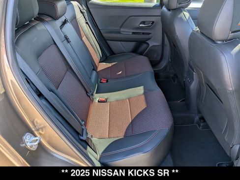 Used 2025 Nissan Kicks SR w/ SR Premium Package AWD/4WD image 29