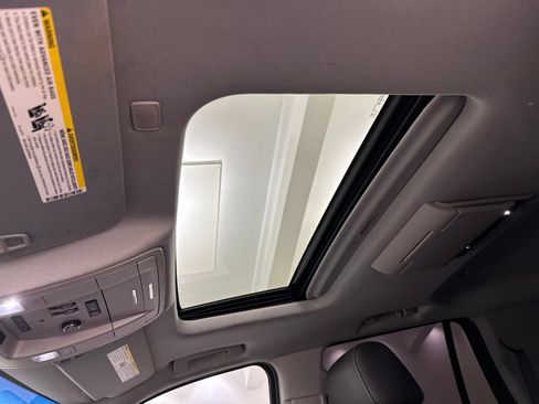 Used 2019 Chevrolet Tahoe Premier AWD/4WD image 16