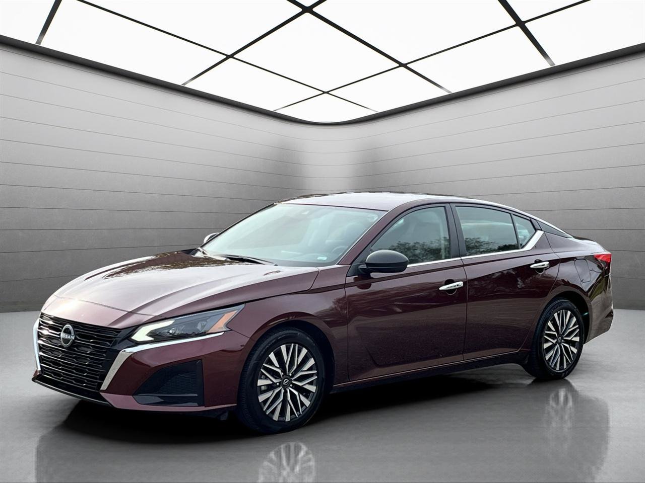 Used 2025 Nissan Altima 2.5 SV FWD image 1