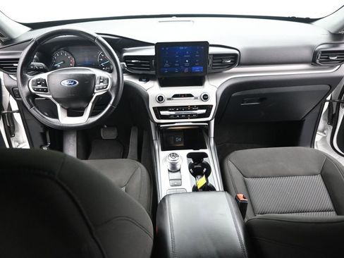 Certified 2023 Ford Explorer XLT RWD image 24