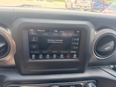 Used 2023 Jeep Gladiator Sport AWD/4WD image 13