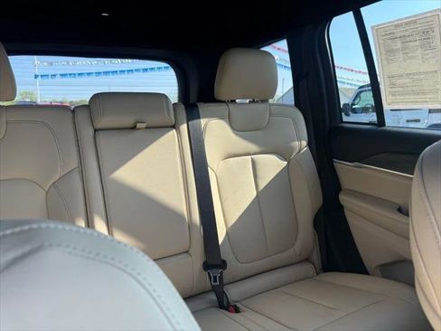 Certified 2024 Jeep Grand Cherokee Limited AWD/4WD image 57