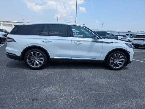 New 2026 Lincoln Aviator Reserve RWD image 3