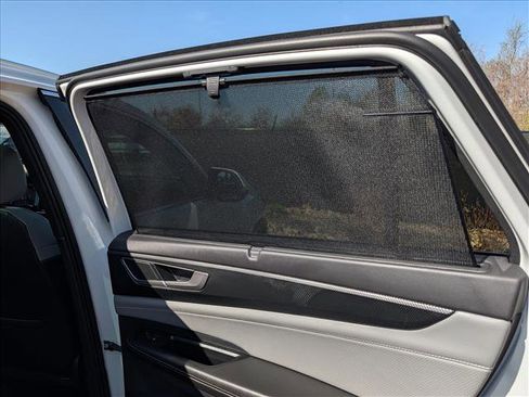 Used 2025 Volkswagen Atlas Cross Sport SEL image 17