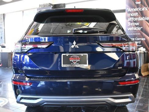 New 2026 Mitsubishi Outlander SE AWD/4WD image 16