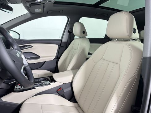 New 2025 Audi Q6 e-tron Premium image 22