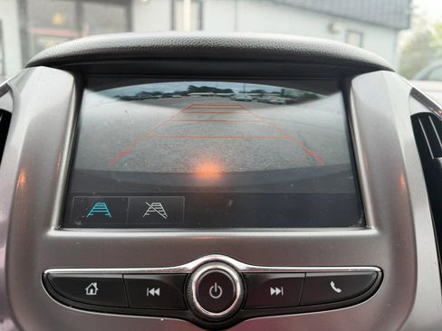 Used 2017 Chevrolet Cruze LT image 20