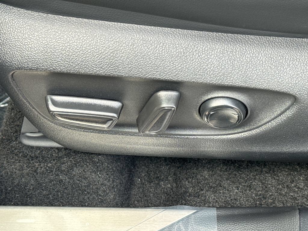 New 2026 Toyota Highlander Platinum AWD/4WD image 43