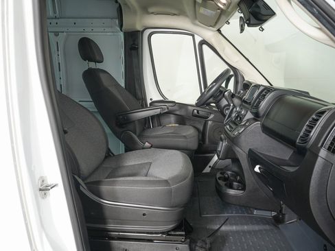 Used 2023 RAM ProMaster 2500 image 7