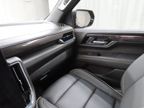 Used 2026 GMC Yukon Elevation AWD/4WD image 27