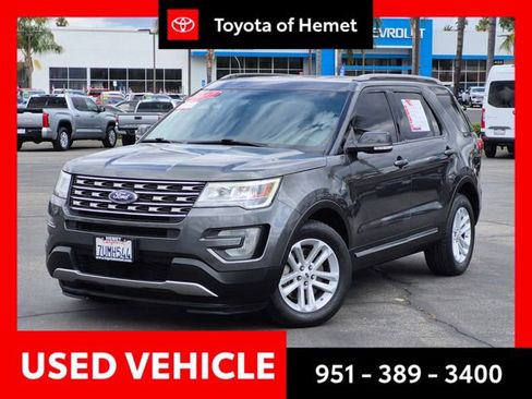 Used 2017 Ford Explorer XLT FWD image 1