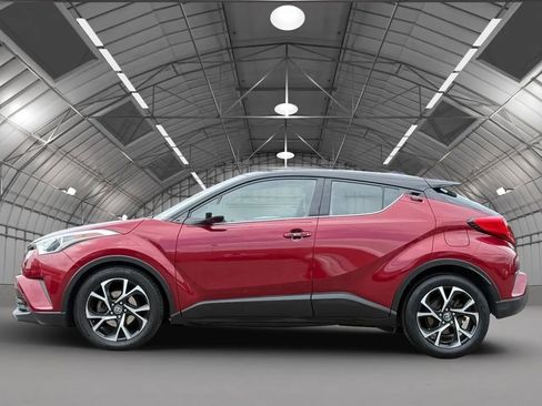Used 2019 Toyota C-HR Limited FWD image 4