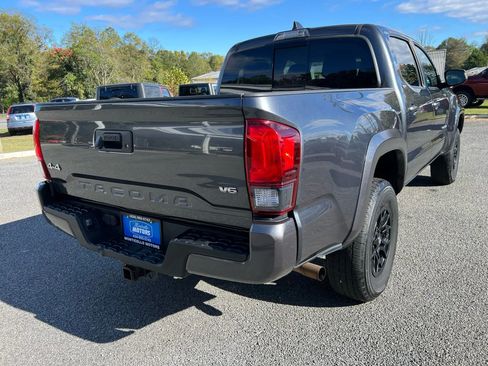 Used 2022 Toyota Tacoma SR5 image 8
