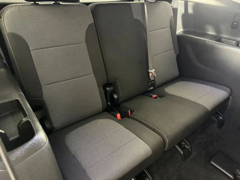 Used 2021 Chevrolet Traverse LT AWD/4WD image 39