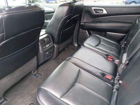 Used 2020 Nissan Pathfinder SL image 19