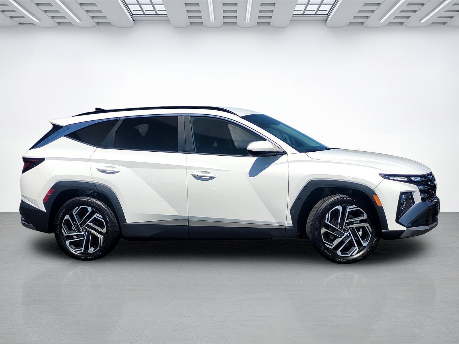 New 2026 Hyundai Tucson SEL Plus FWD image 3