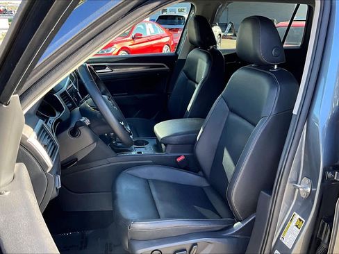 Used 2019 Volkswagen Atlas SE w/ Panoramic Sunroof Package image 8