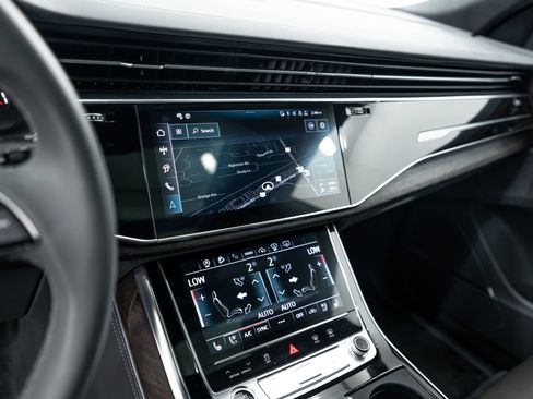 Certified 2024 Audi Q8 Prestige w/ Prestige Package AWD/4WD image 16