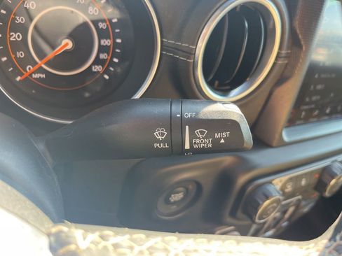 Used 2018 Jeep Wrangler Unlimited Sahara image 64