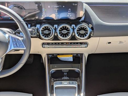 New 2026 Mercedes-Benz GLA 250 image 11