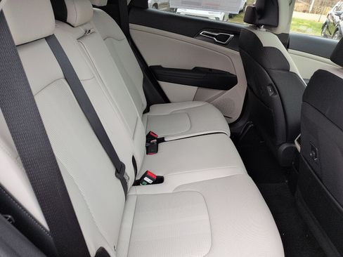 New 2026 Kia Sportage EX image 8