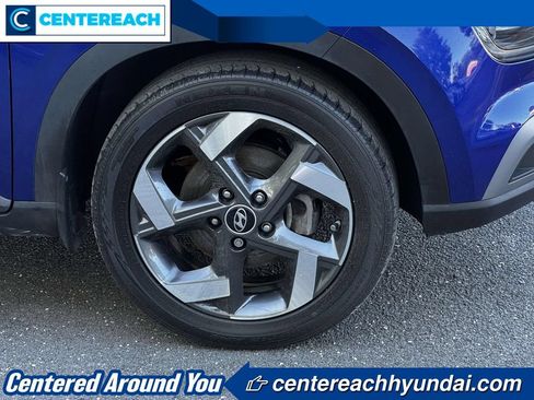Used 2023 Hyundai Venue SEL FWD image 7
