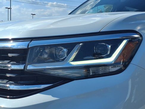 Used 2022 Volkswagen Atlas Cross Sport SE image 20