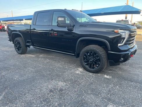 Used 2025 Chevrolet Silverado 2500 LTZ w/ Trail Boss Package AWD/4WD image 3