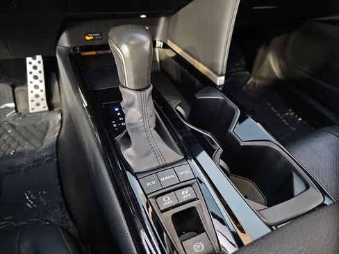 Used 2025 Toyota Camry XSE image 15